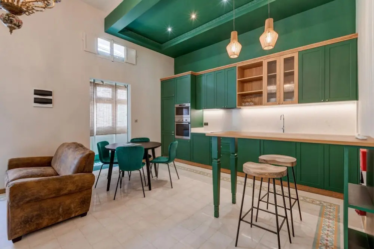 Spacious Apartment With Patio and Workspace