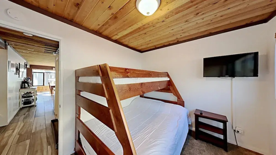 515 2 Bedroom Condo