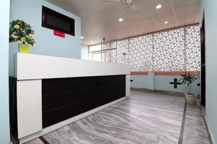 OYO 16109 Hotel Ayaan