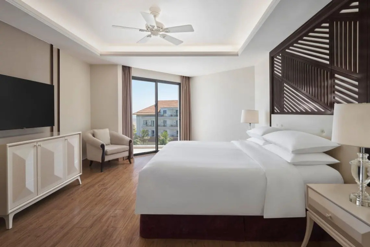 Deluxe Double room with balcony and with garden view