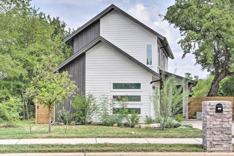 Gorgeous Georgetown Home, Walk to the Square!