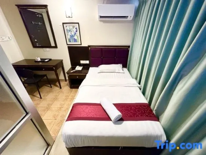 Deluxe Double room with city view