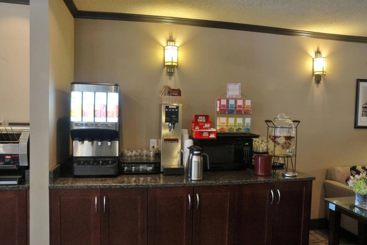 The Embassy Inn photo 19