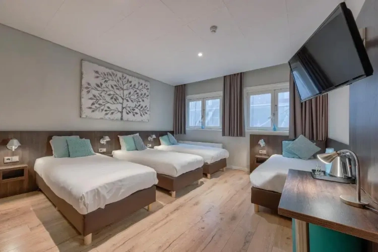 Standard Quadruple room