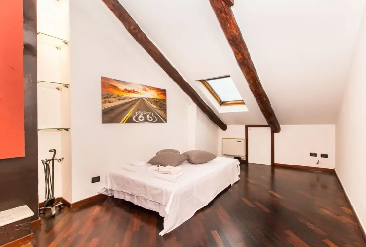 Cenisia Attic Apartment