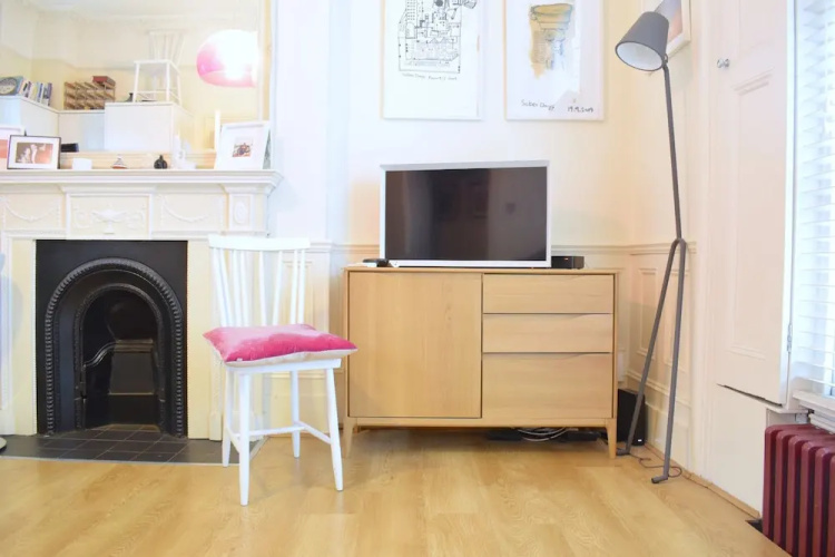 Studio Apartment in Camden Sleeps 2