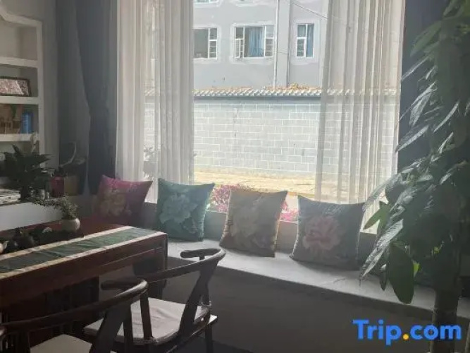 Yunxi and Home Hotel