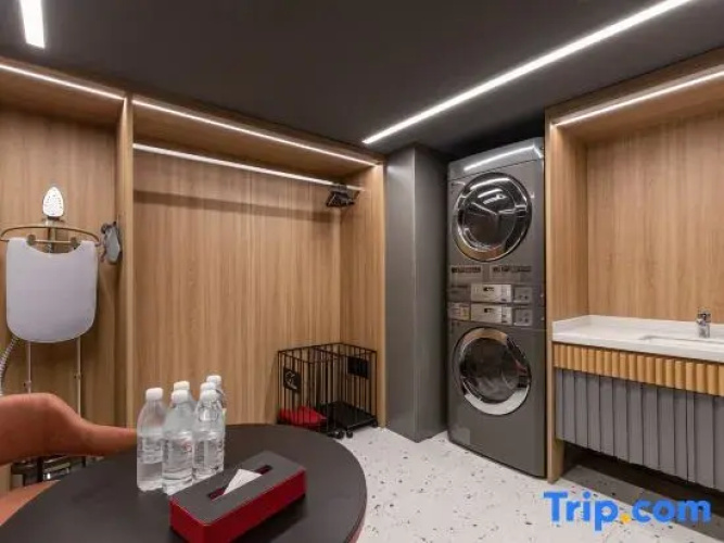 YUNIK E-sports Hotel