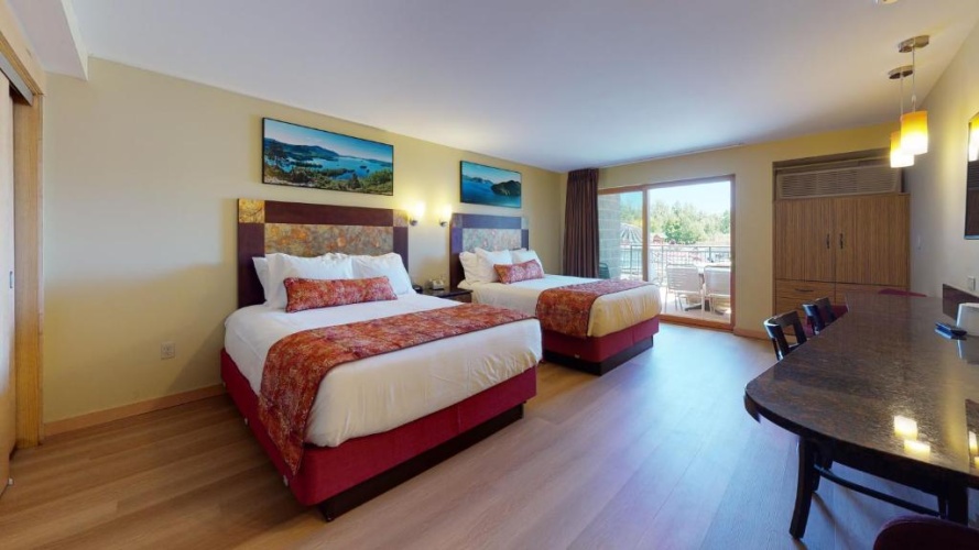 2 Bedrooms Superior Double room with lake view