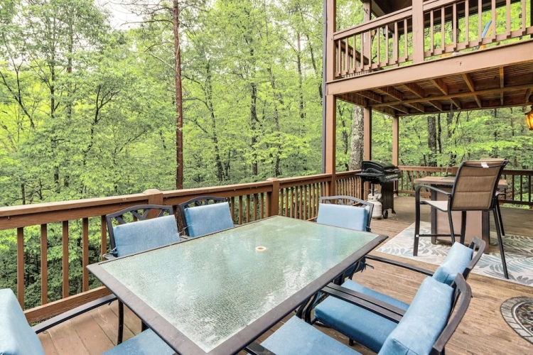3 Bedrooms Cottage with balcony