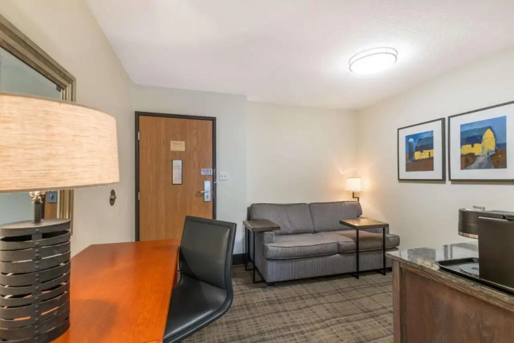 Best Western Plus University Park Inn & Suites