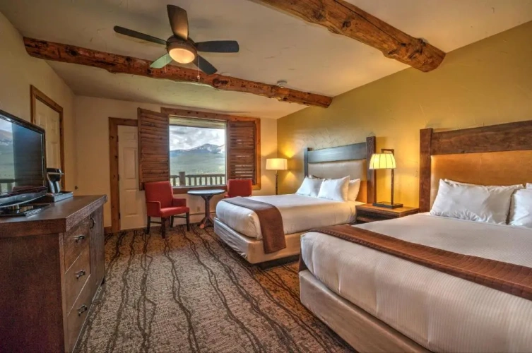 Standard Quadruple room with mountain view