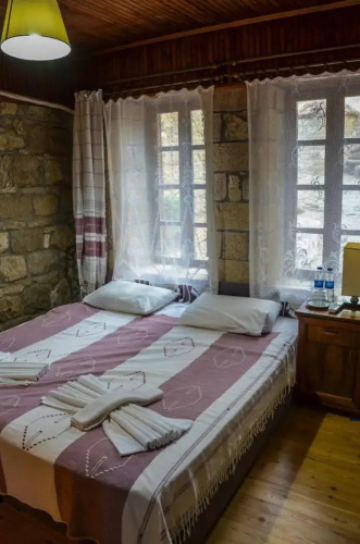 Zeushan Kucuk Otel