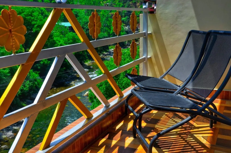 Hotel Mansarovar