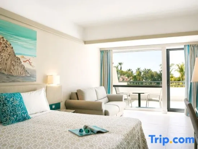 Deluxe room with sea view