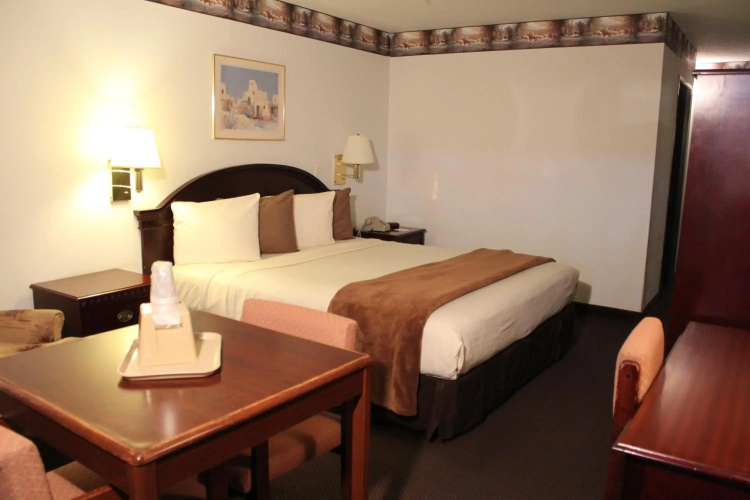 Dodge House Hotel & Convention Center
