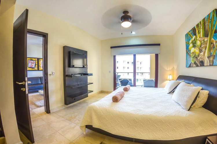 El Faro Oceanfront by Bric