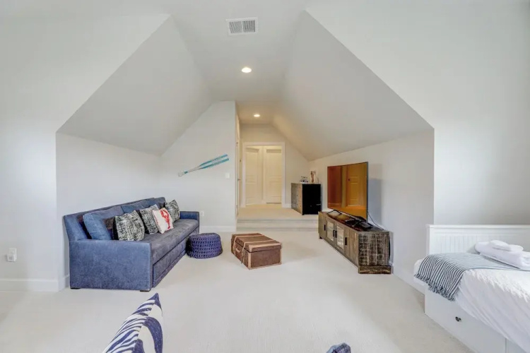 Near Bethany Beach: Resort-style Home w/ Views