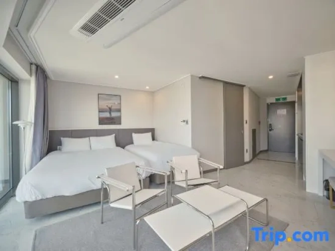 Deluxe Family room