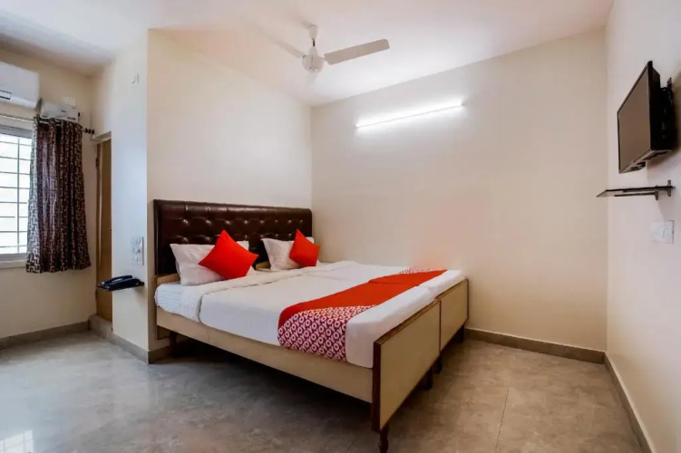G P Residency by OYO Rooms
