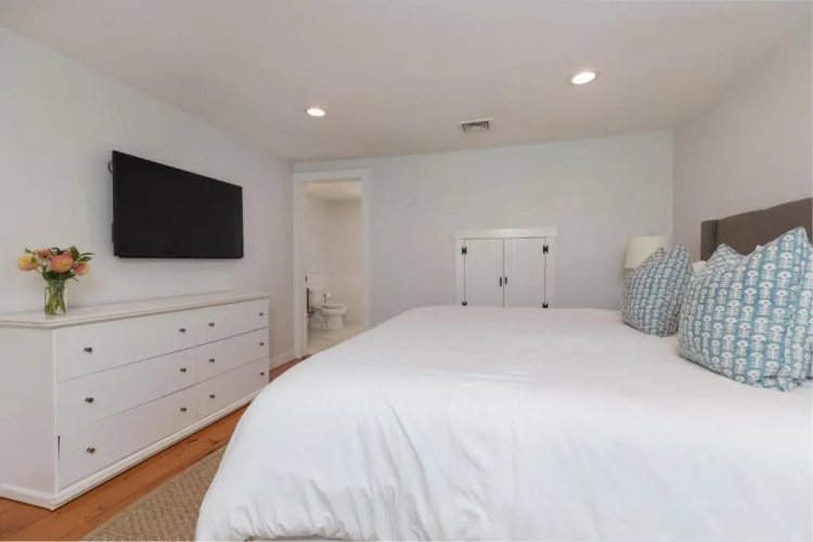 45A Pleasant St