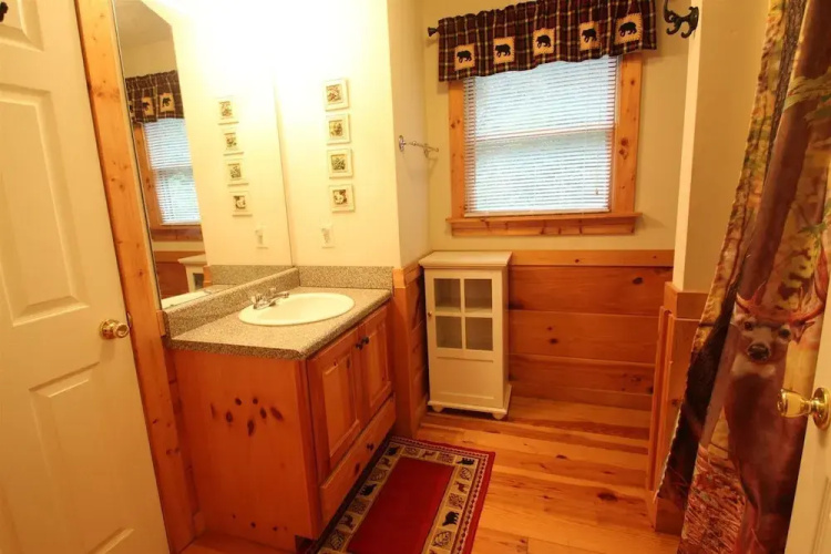 Laughing Bear Cabin