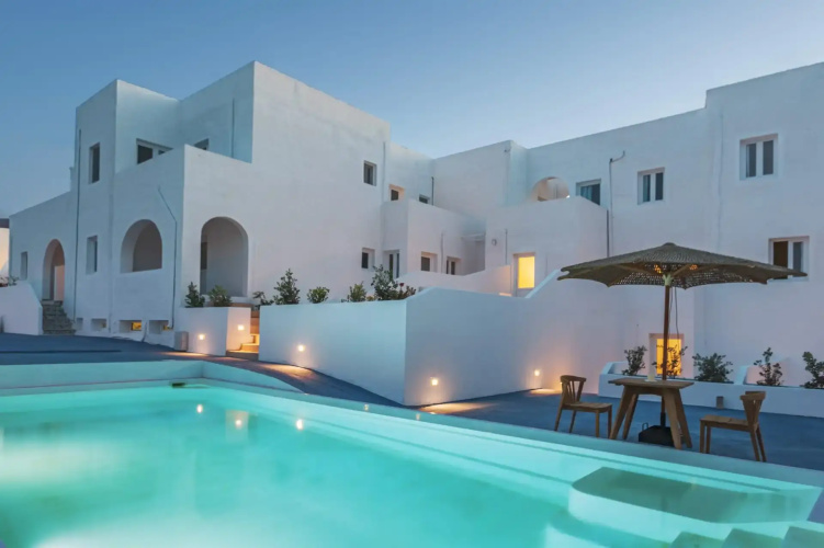 Voca Hotel & Suites
