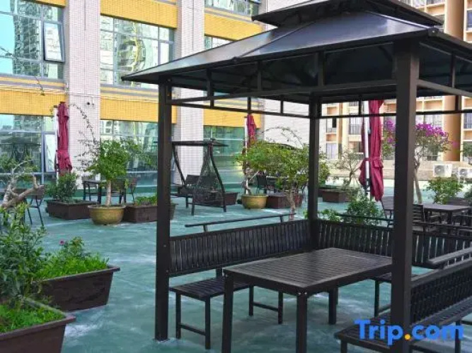 Baomingcheng Hotel