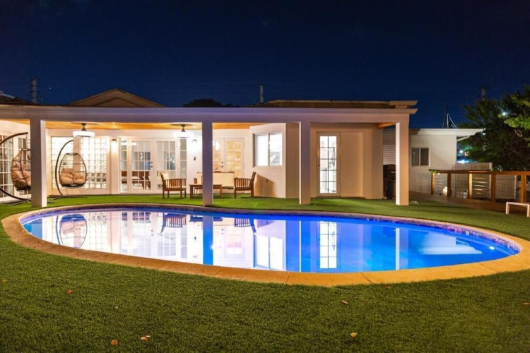 Aruba Villa Mini Golf Pool Fire Pit - Sunny Isles Beach, FL