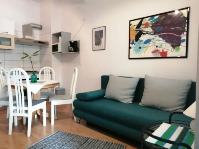 2 Bedrooms Apartment