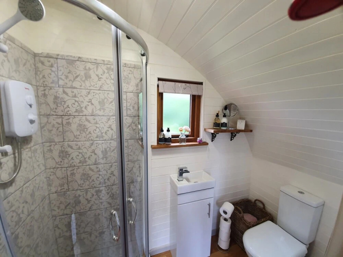 Cilsane Lodges-towy With hot tub