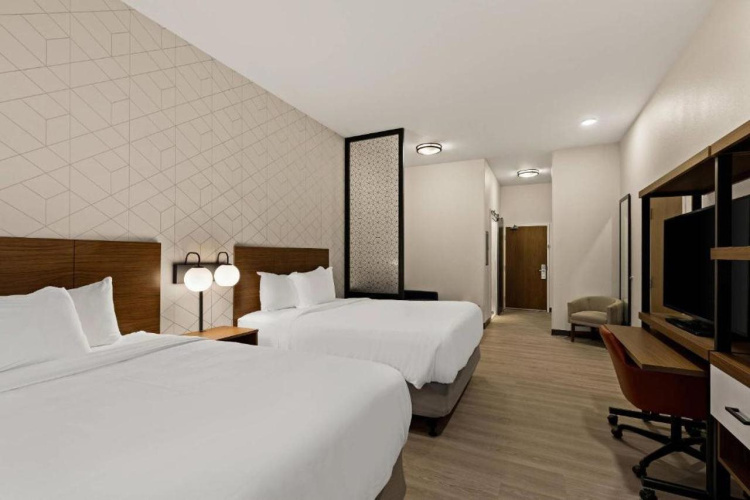 Everhome Suites Denver Airport