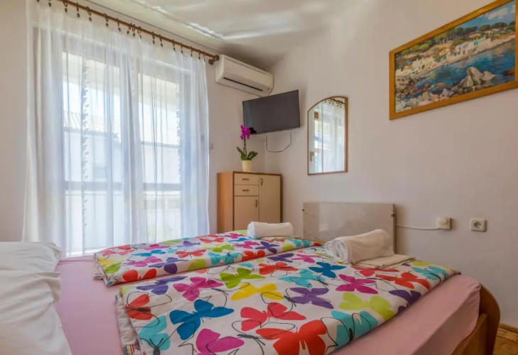 Apartment Katnić 1-2-3