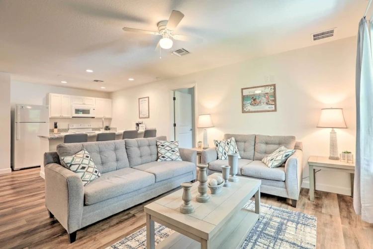 2 Bedrooms Apartment