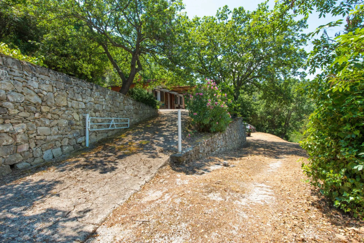 Sanseverino Gibilmanna - Villa CM