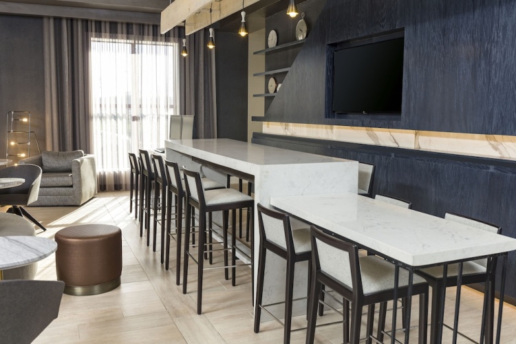 DoubleTree by Hilton Boston Logan Airport Chelsea photo 8