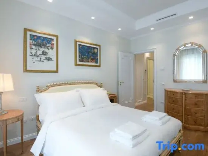 2 Bedrooms Deluxe Apartment