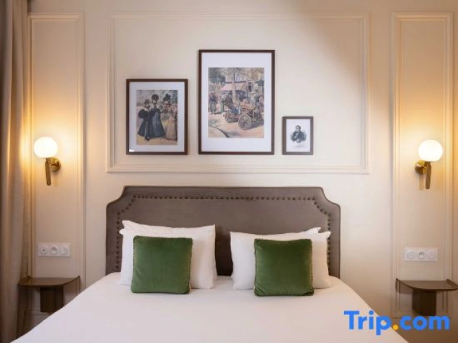 Standard Triple room