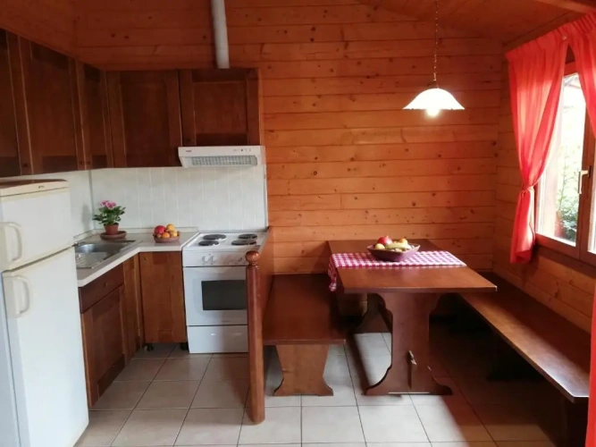 2 Bedrooms Bungalow with view