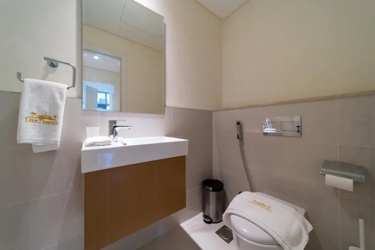 Lux BnB BLVD Central