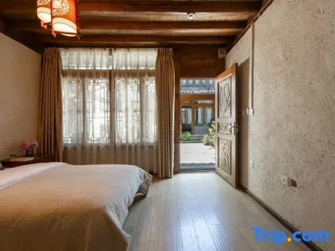 Deluxe Duplex Suite with garden view