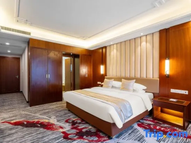 Premier Double Suite with courtyard view