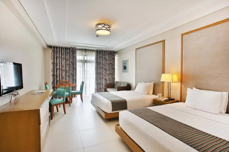 Crown Regency Resort & Convention Center