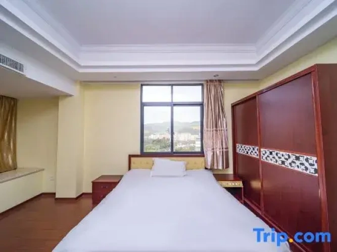 Deluxe Family Suite
