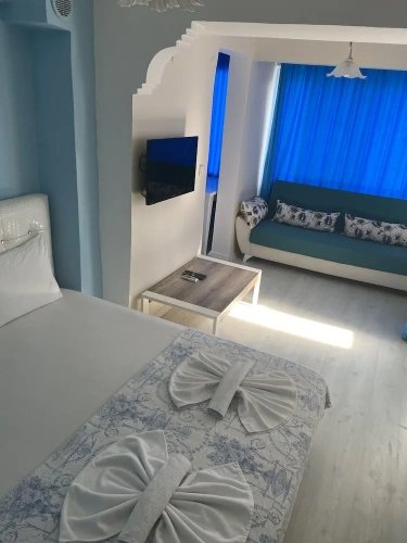 Deluxe Studio