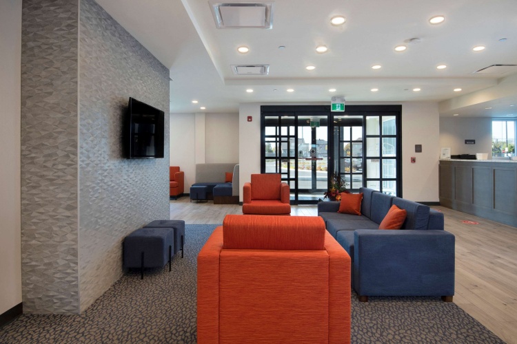 Comfort Inn & Suites photo 12