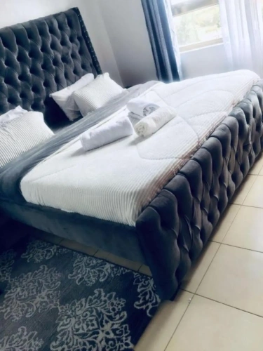 3 Bedrooms Apartment