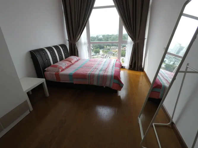 3R2B Seaview Condo