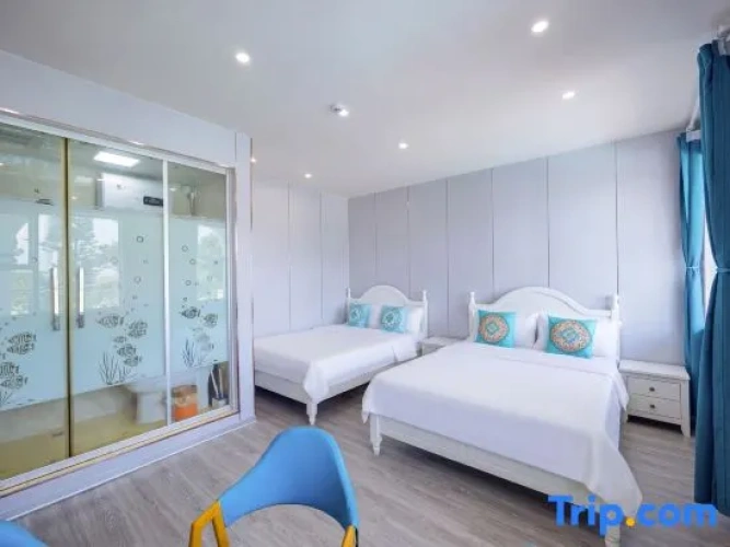 Standard Twin room with sea view