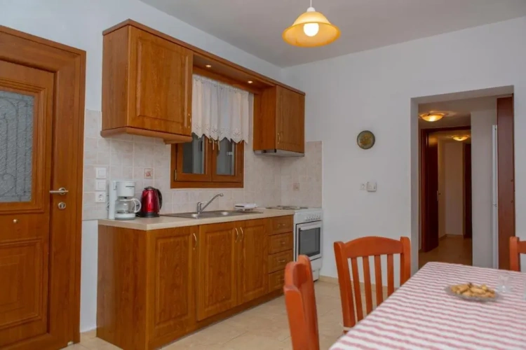 3 Bedrooms Apartment